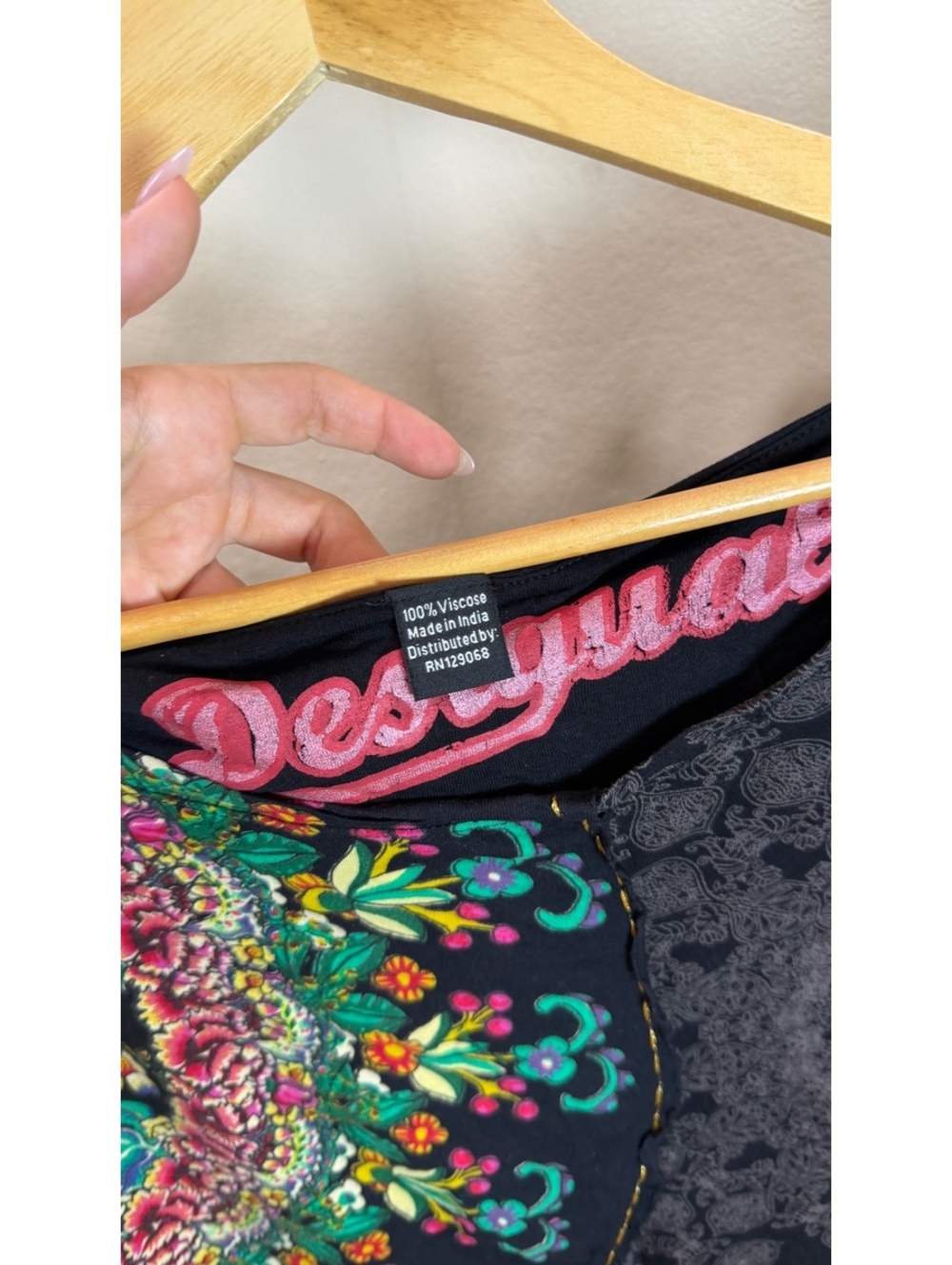 Size M Women’s Desigual Asymmetrical Floral Print Top - Picture 2 of 4